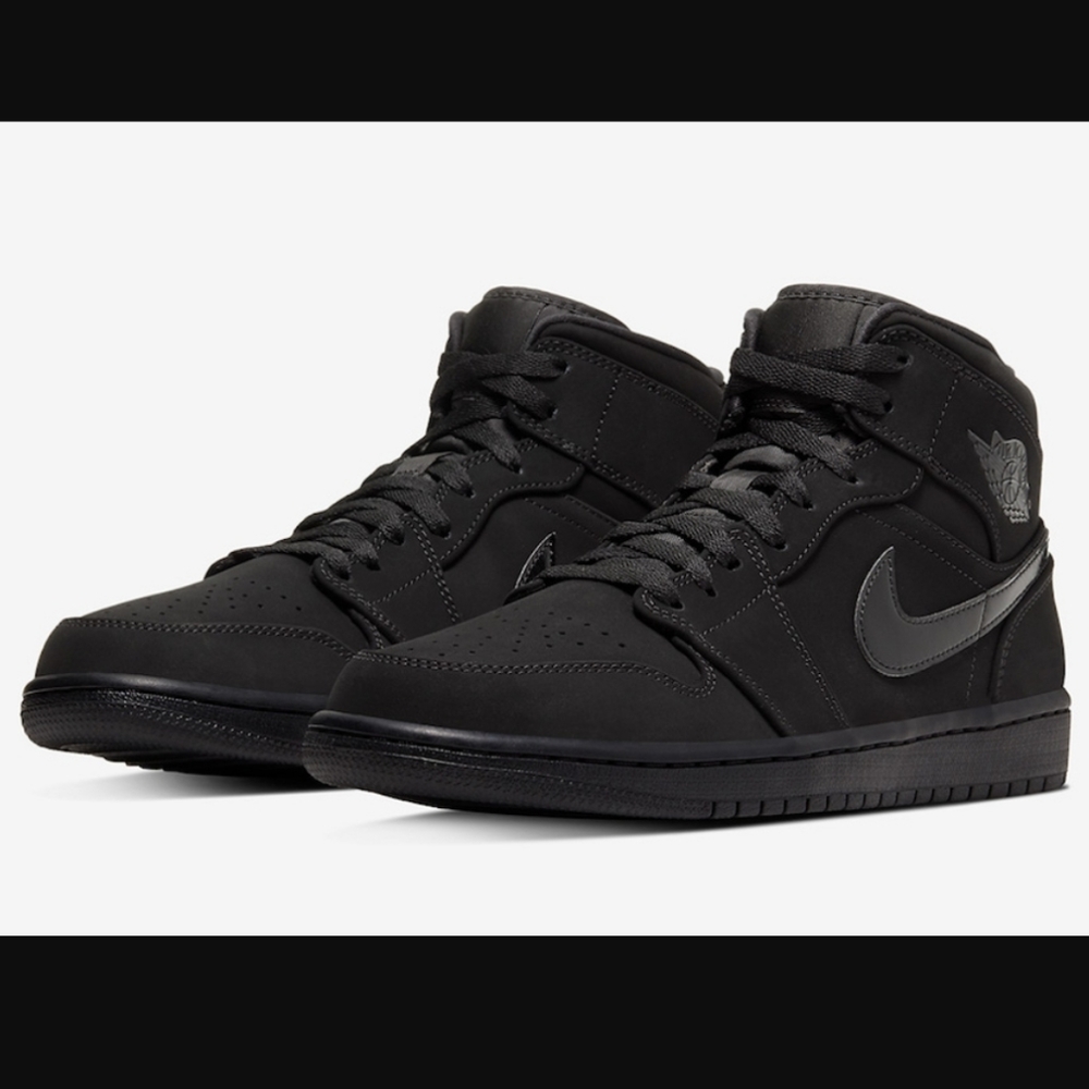 Nike Air Jordan 1 Mid Triple Black